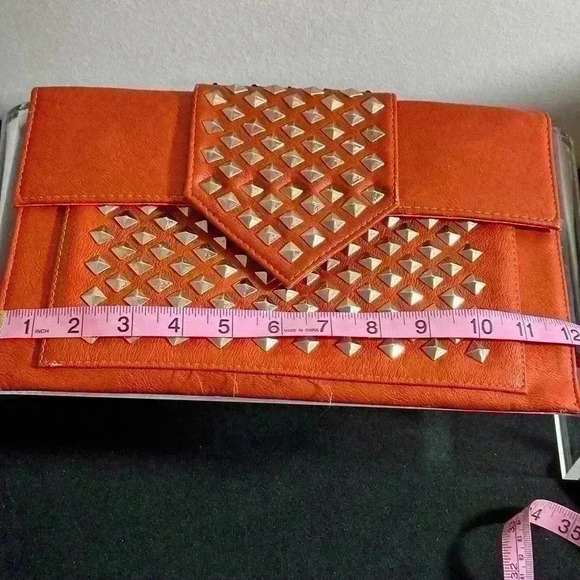 MMS orange studded clutch bag - Picture 3 of 7